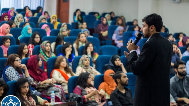 Ahsaan Rizvi speaking at event